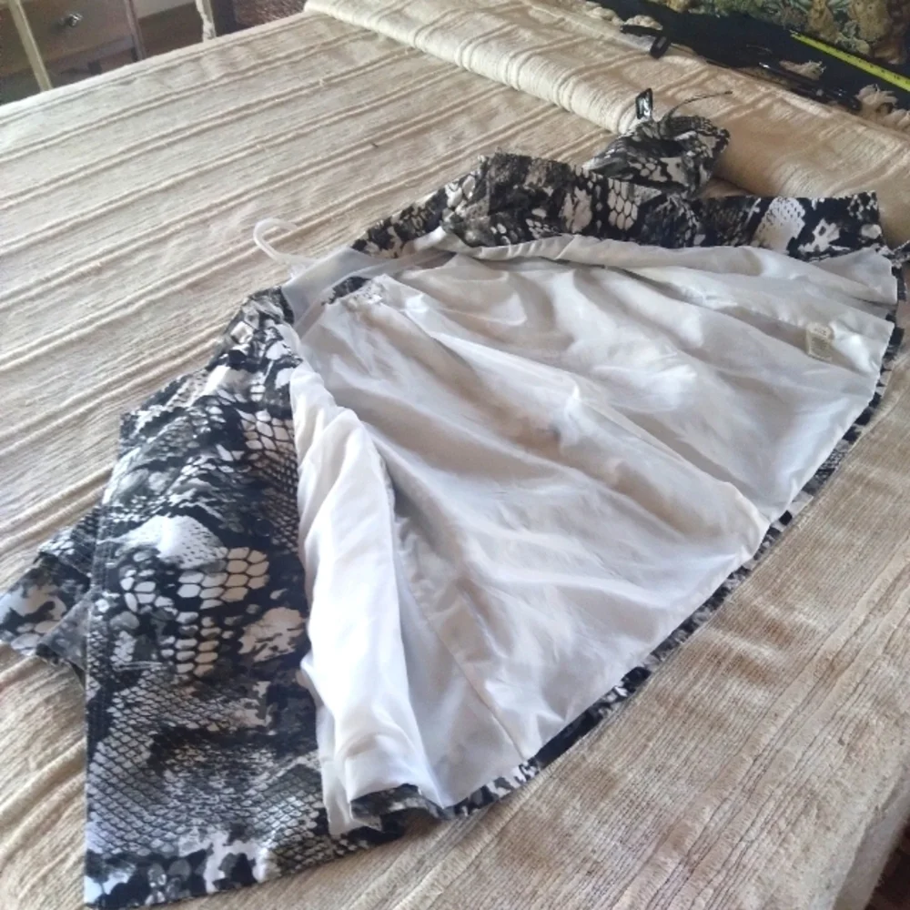 NWOT Ladies Short Jacket